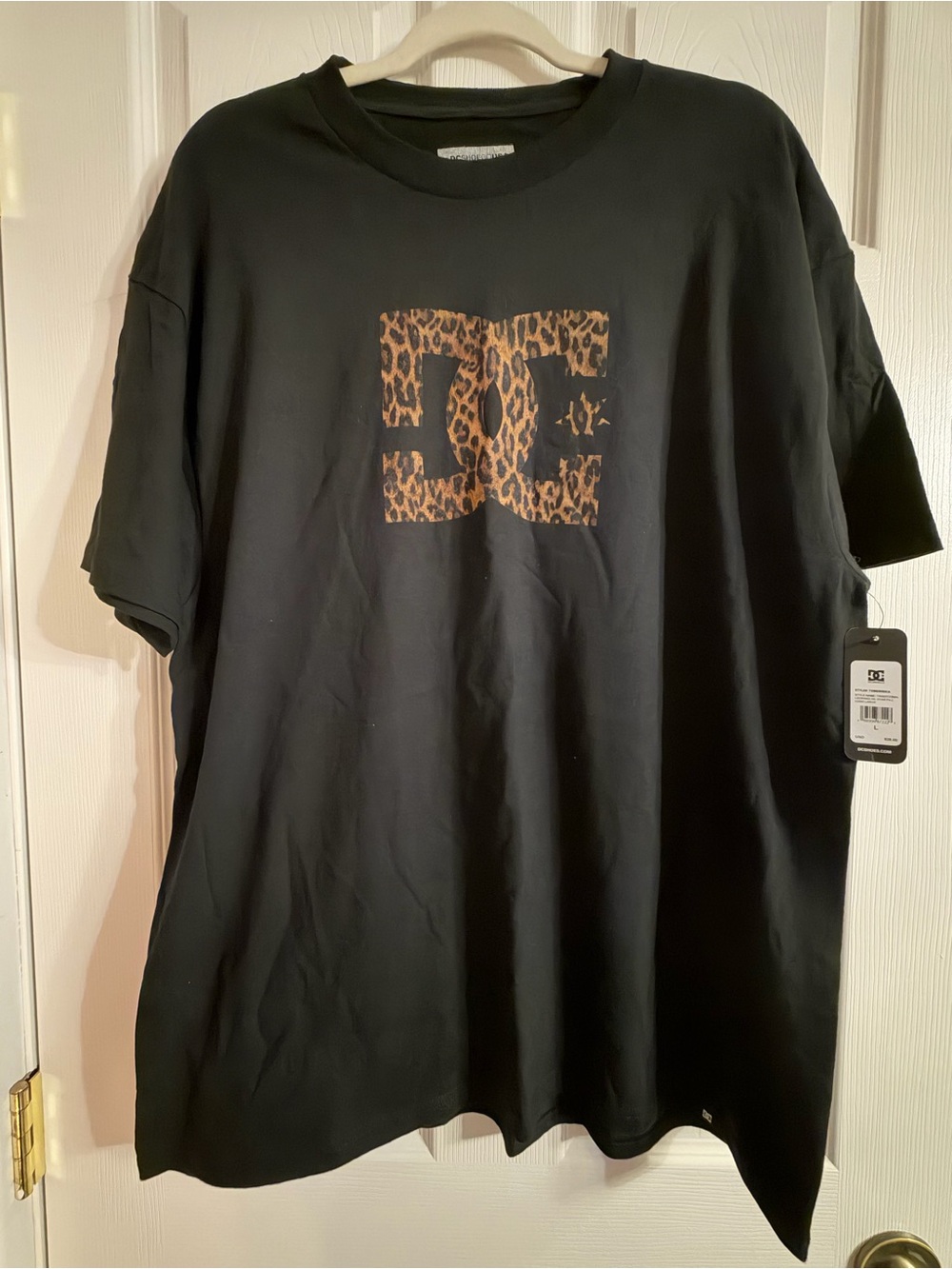 DC Shoes Men’s Black Short Sleeve Leopard Print Logo  T-Shirt Size Large NWT